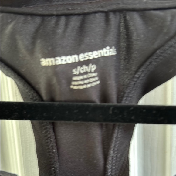 ❤️Amazon Essentials Black Sleeveless Tank Top - Picture 2 of 3